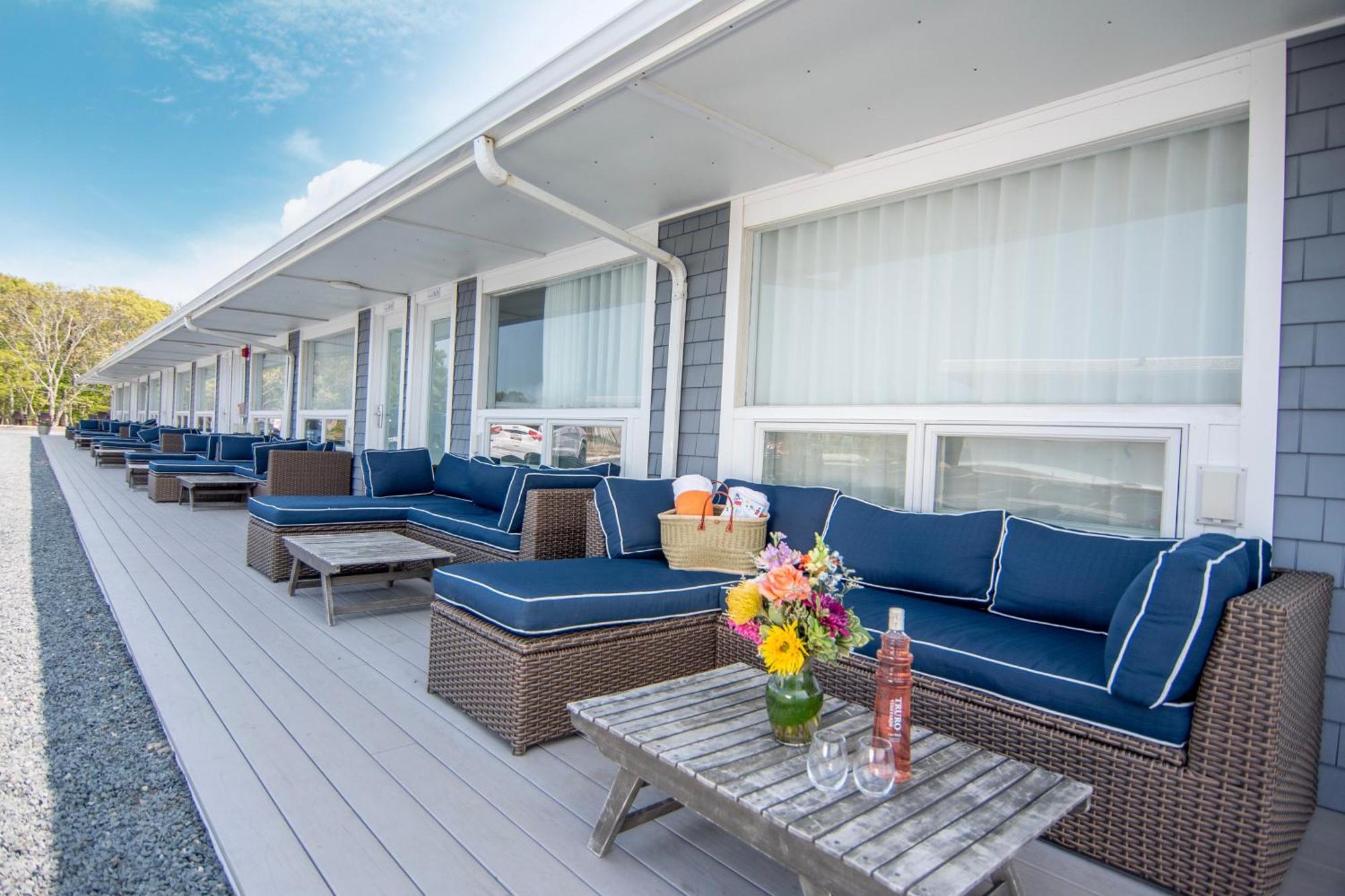 Breakwater Hotel 3*