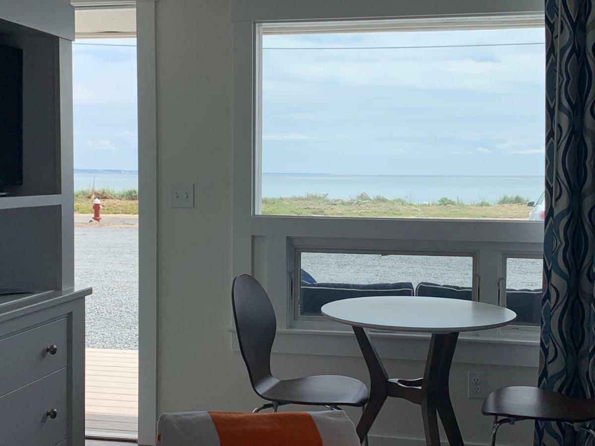 Breakwater Hotel 3*