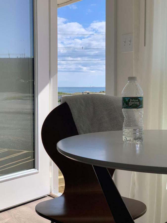 Breakwater Hotel 3*